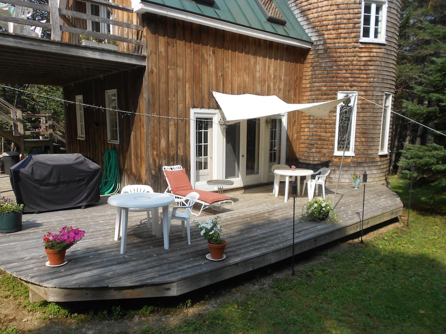 Wrap-around deck is glorious in the sunlight!