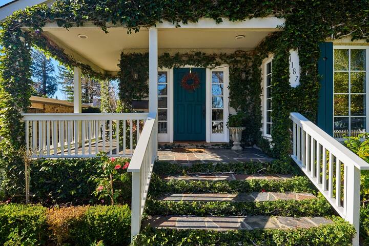 Welcome to our charming Tudor home gallery image 3