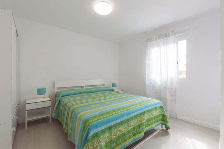 Camera da letto, letto matrimoniale 1,60 m