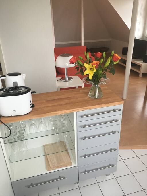 Blick von der Küche ins Wohnzimmer/ View from the kitchen to the livingroom