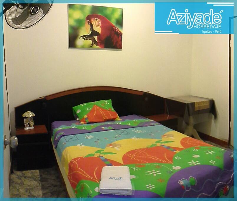 Habitación con cama doble