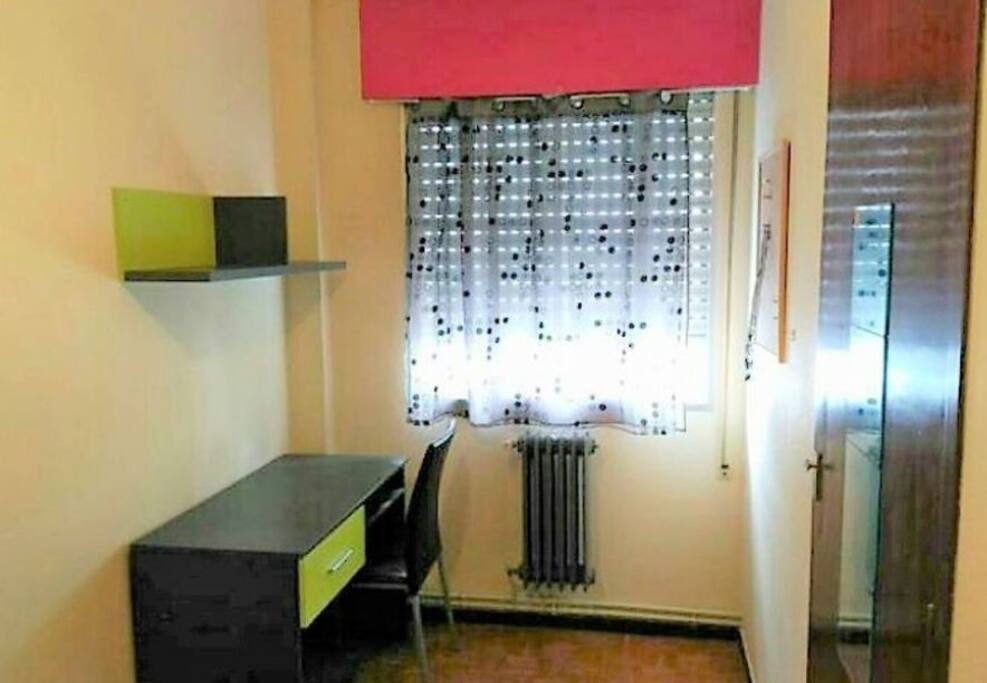 Dormitorio 2: Zona de trabajo