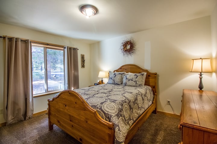 Спалня с двойно легло