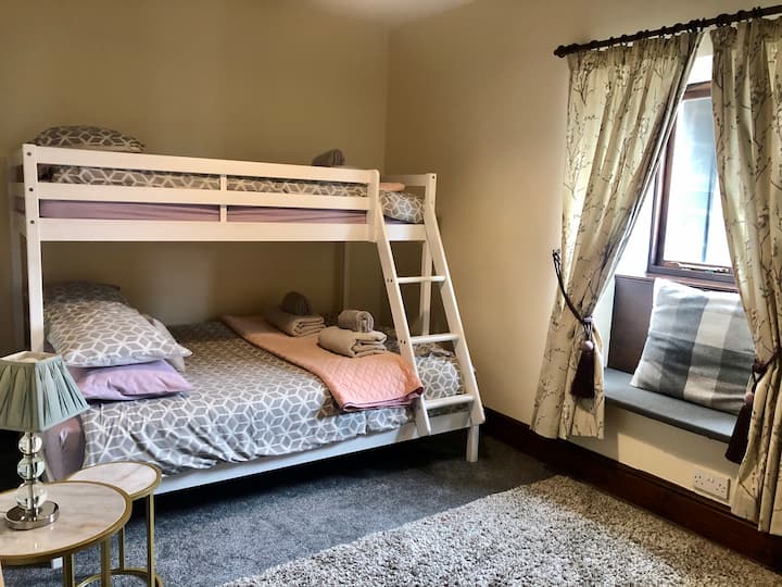 Bedroom sleeping 3. 