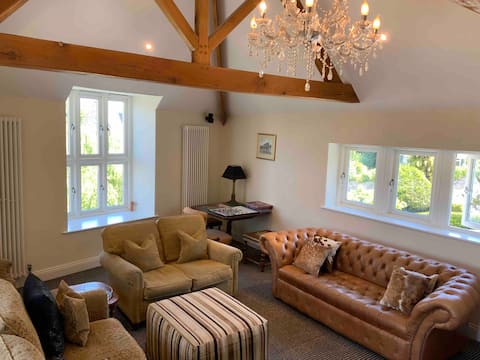 Successful Airbnb property: Mary’s Cottage, central, 4 double bedrooms, 3 OSP in Purbeck