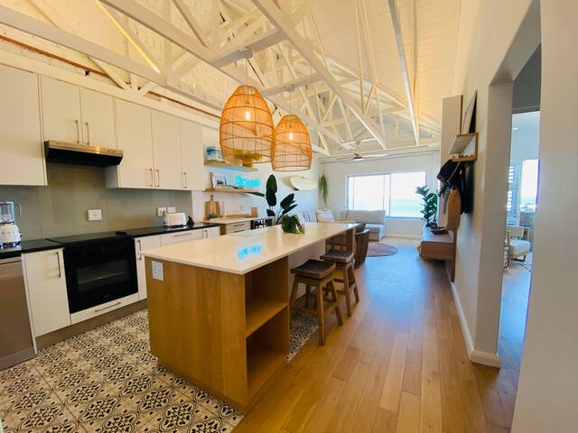 Beachfront bliss – Apartment Tableview/ Blouberg gallery image 2