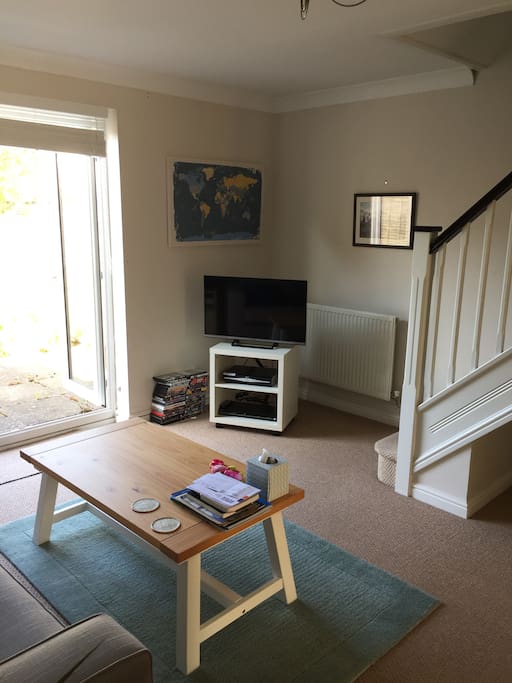 Living room (HD TV, Sky, fast wifi)