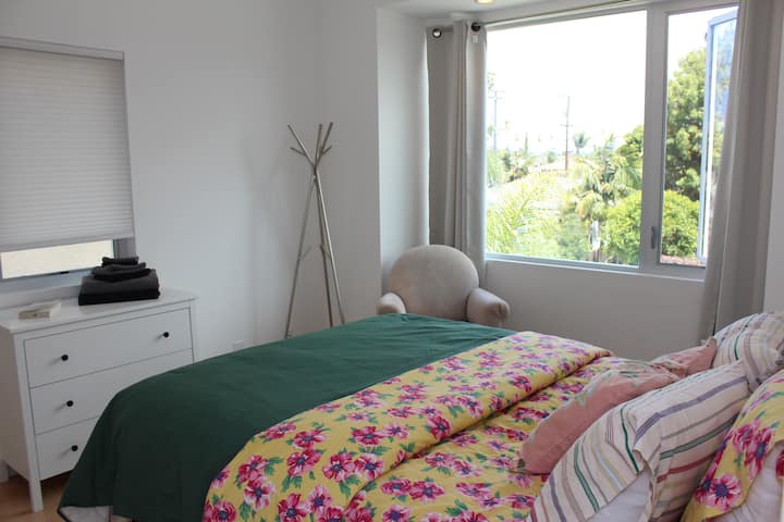 Лесен изглед към първата спалня