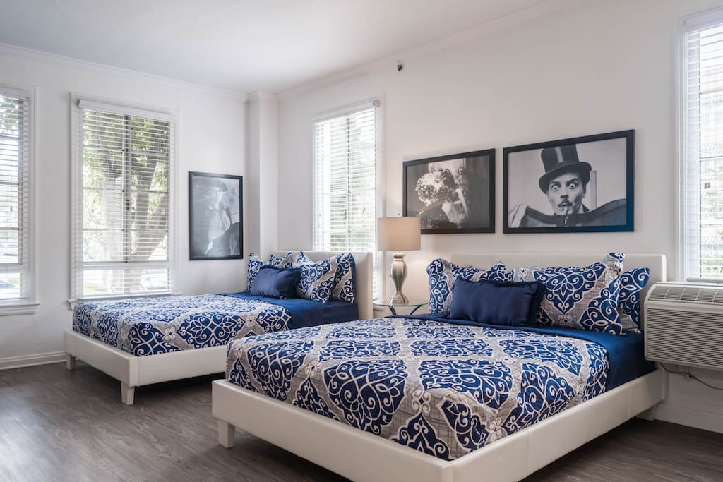 two queen beds