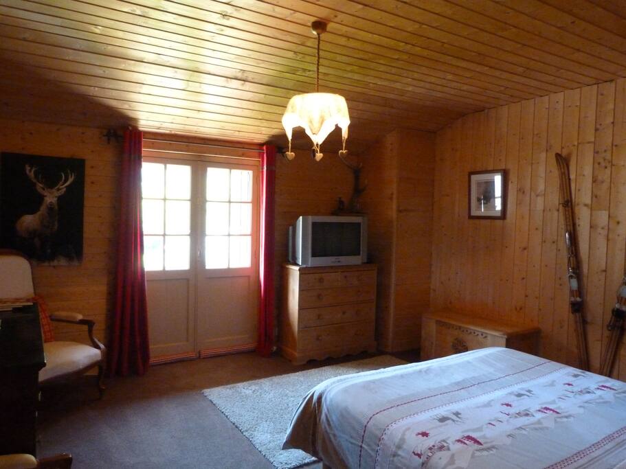 1ere chambre avec vue sur les montagnes