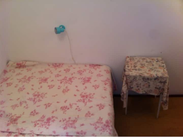 客房内160x200厘米床