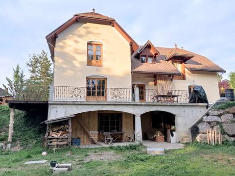 Bright garden house. Skiing and hiking.