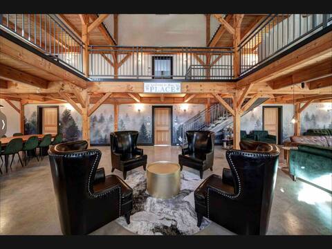 Sleeps 24, The Gathering Place at Shasta Lake
