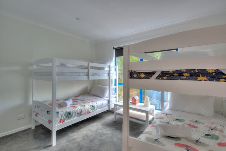 Третата спалня има 2 двуетажни легла.