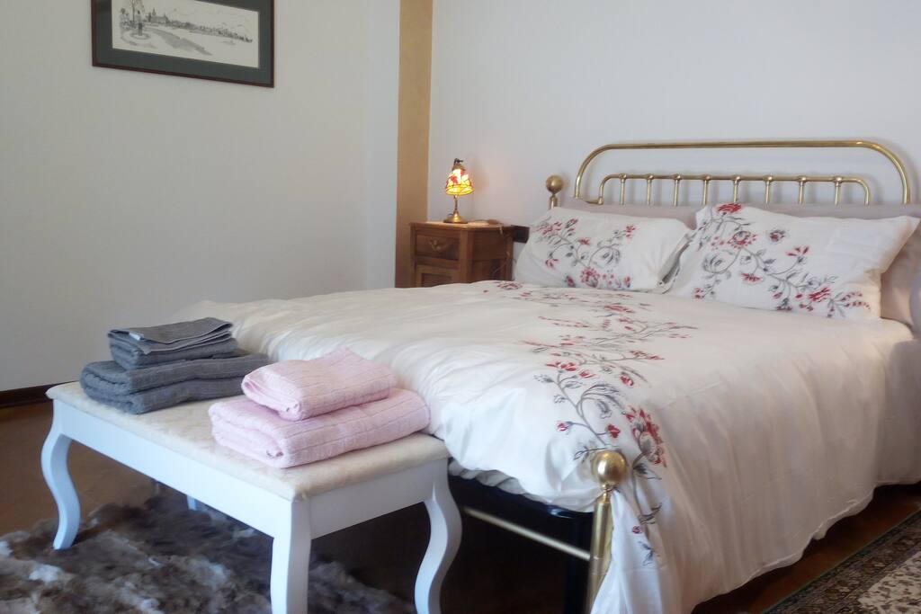 Nonna, il letto matrimoniale