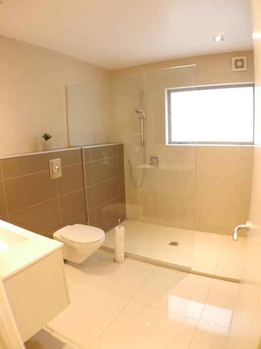 Modern Full private Bathroom