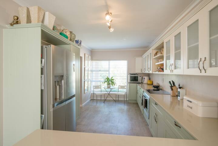 Easy living West Beach family home gallery image 5