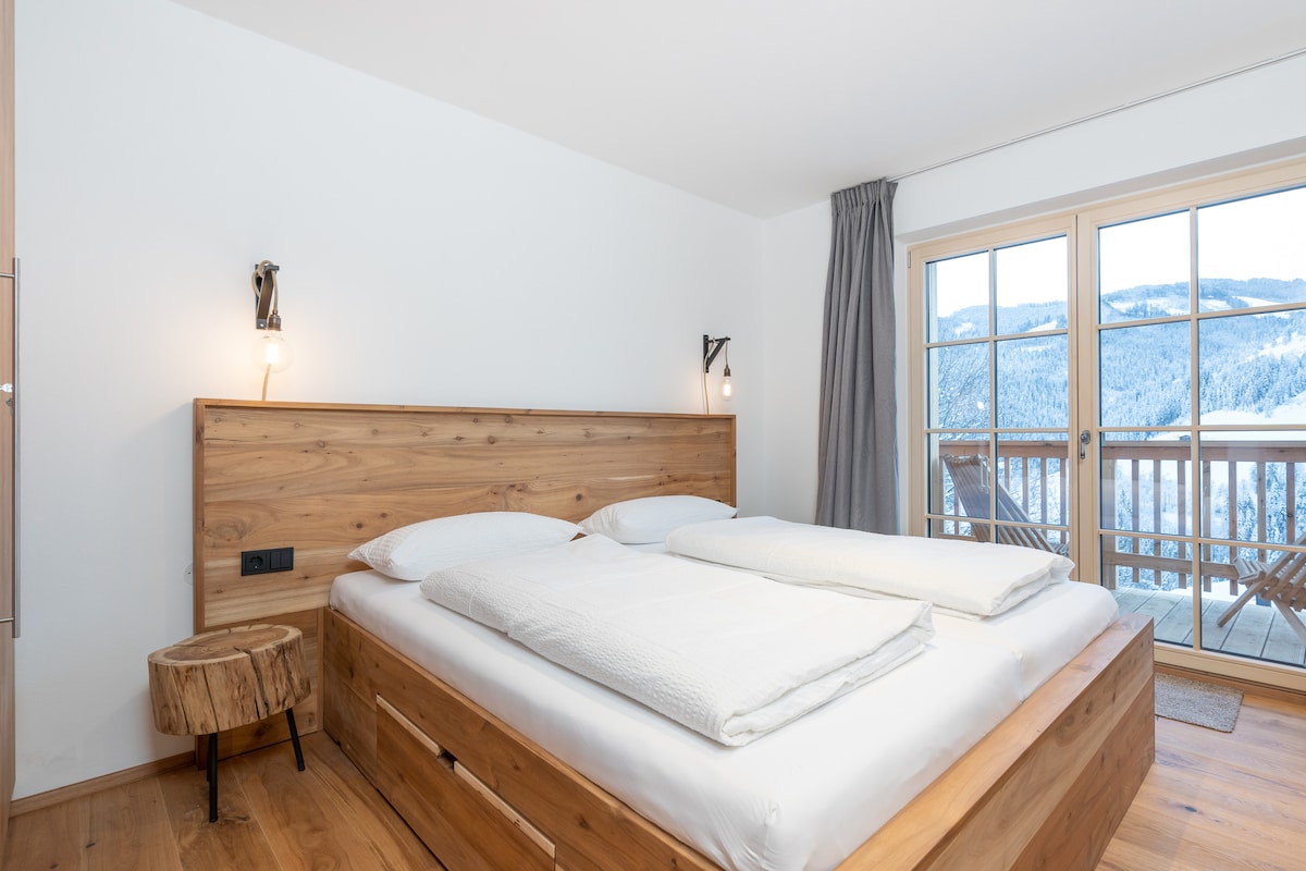 ห้องพัก 2 คนพร้อมเตียงคู่ขนาด XL และระเบียง