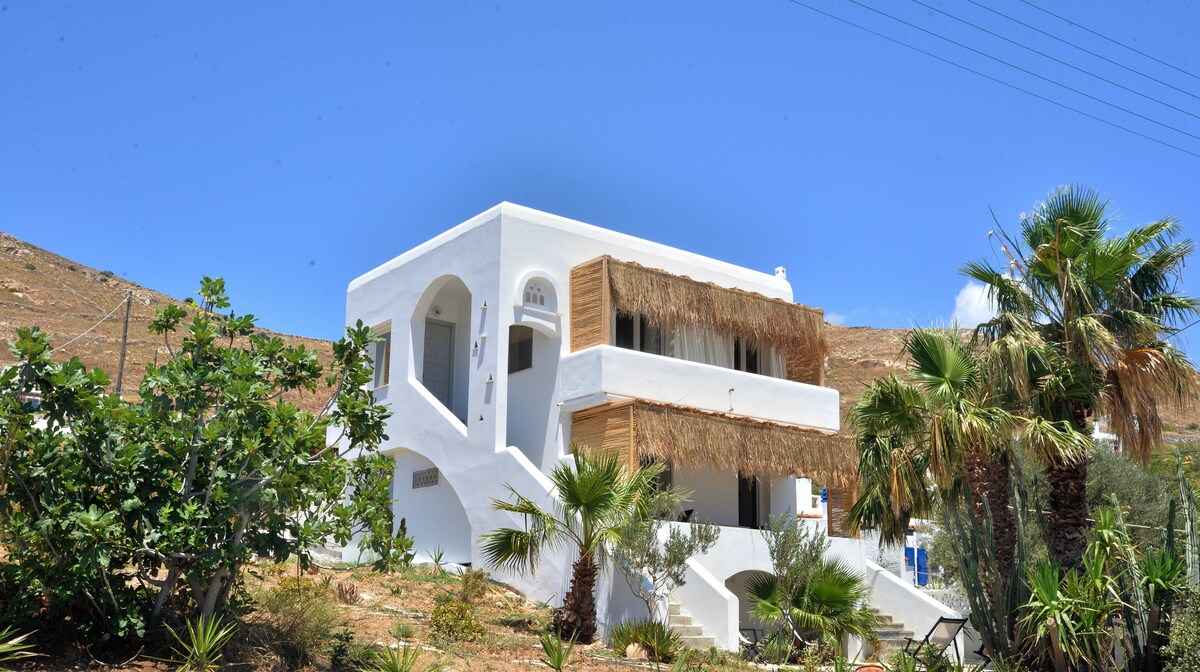 Aloe Mare Suite 1 - Cycladic houses (Greece) for Rent in Megas Gialos, Syros,  Greece - Airbnb
