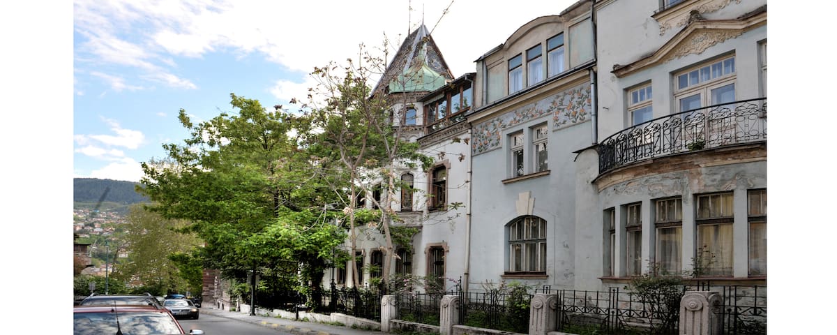 Tesla modern Apartment