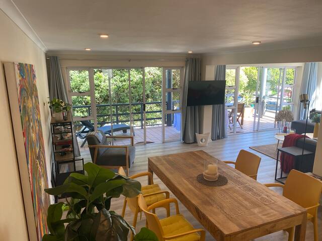 Top ausgestattetes 120 qm Beach Apartment & Pool