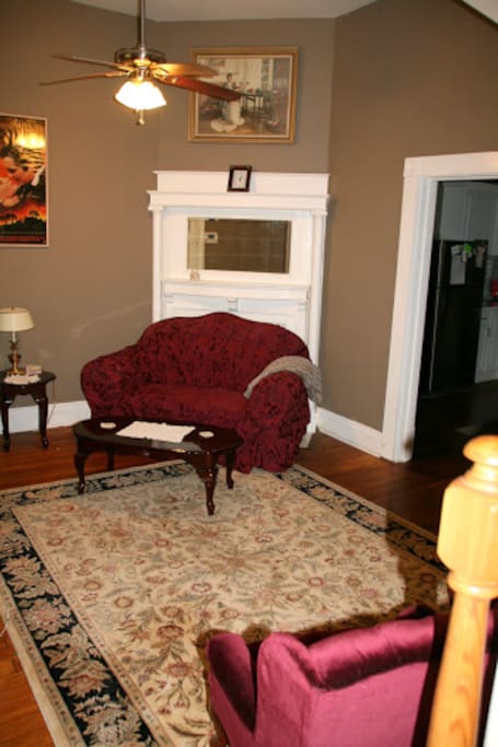 Living room, parlor.