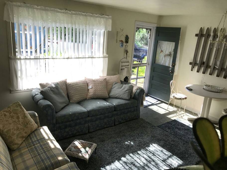 Morning sun fills the livingroom at Sweetpea Cottage.