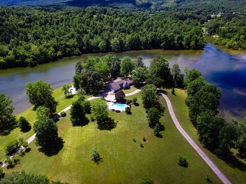 Relaxing Lake front retreat with Pool