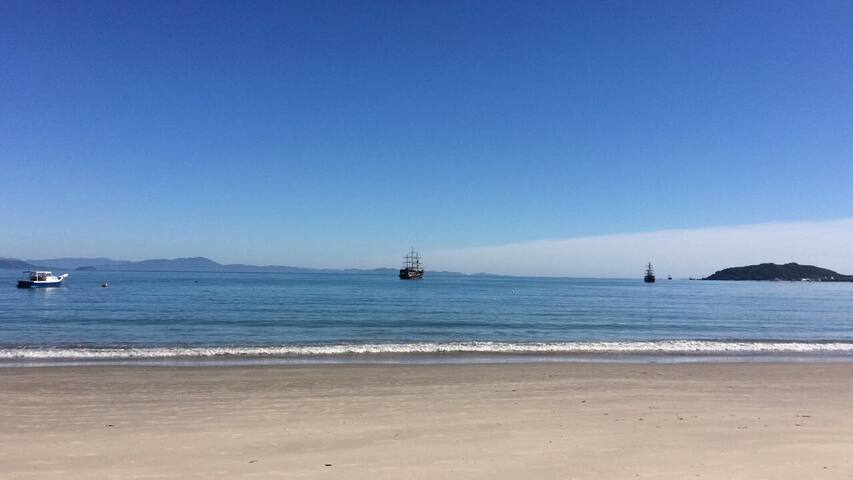 Apartamento Cachoeira Bom Jesus - Pertinho do Mar