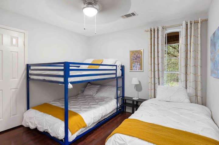 Çdo dhomë gjumi ofron një hapësirë çlodhëse dhe të ajrosur për t 'u çlodhur në fund të ditës