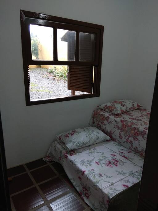 quarto de solteiro com beliche