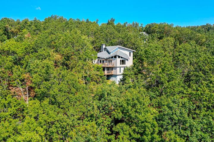 Secluded Cabin W Hardwood Floors 2 Private Balconies And