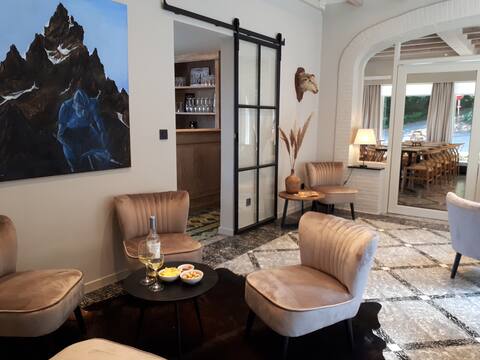Stylish chalet 26p in the woods and unique views