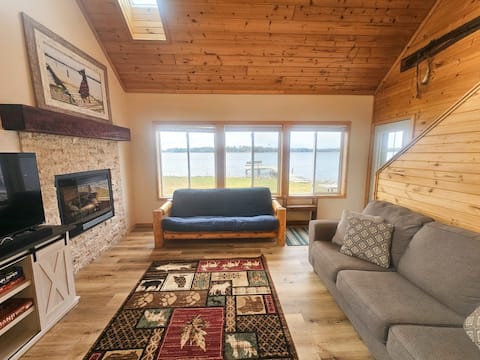 Huber Cottage - Lakefront Cabin w/Dock and Beach