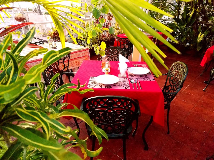 Dining area with view at the terrace.