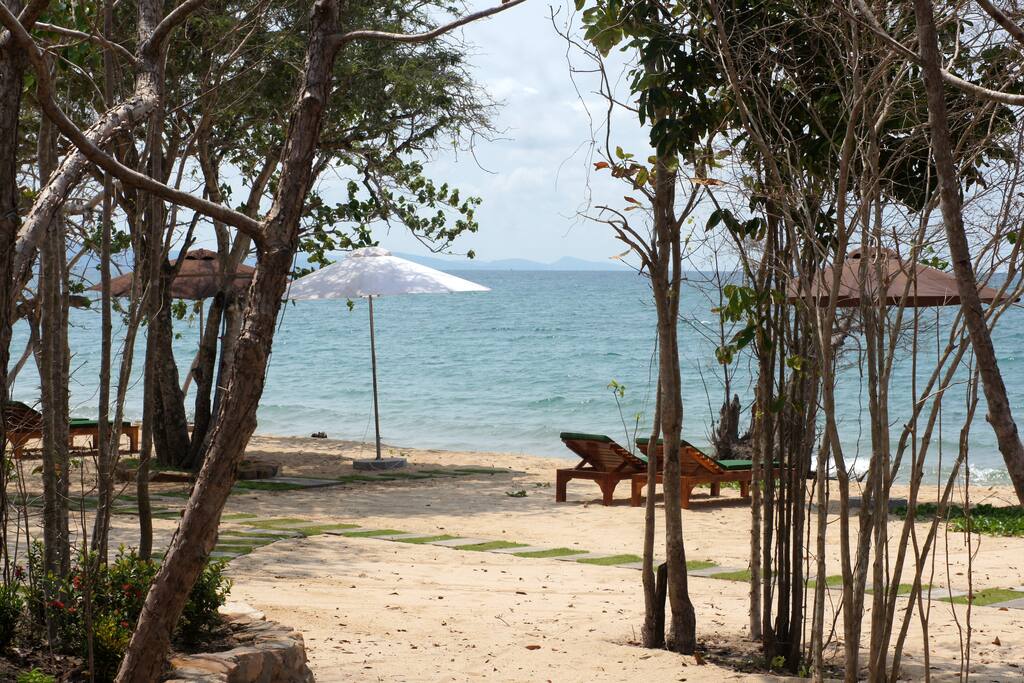 Gold Sand private beach
