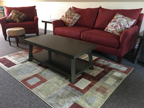 Bella Montagna - Near LMU & Pet Friendly!