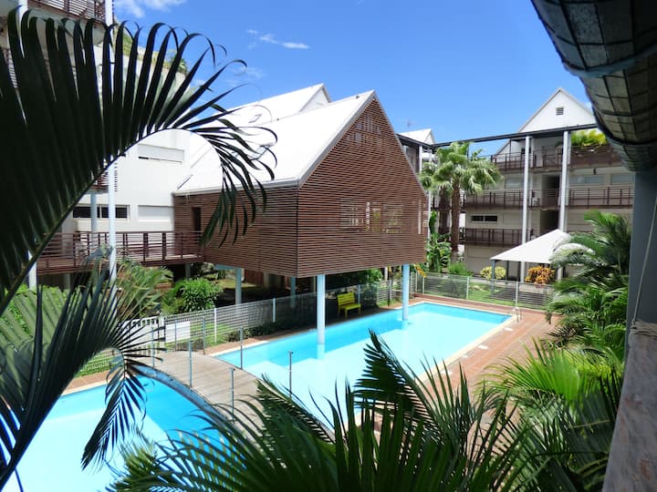 JACARANDA with pool and close to beaches on foot Apartments for Rent