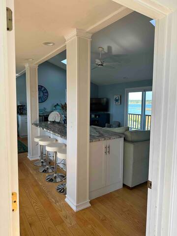 Waterfront beach house gallery image 5