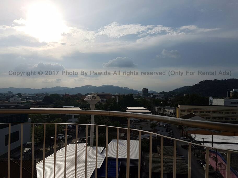 The Main Balcony & Scenery
