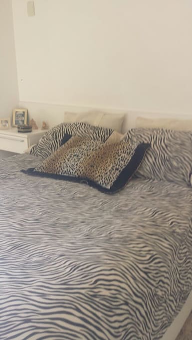 Bed/Cama Queen size