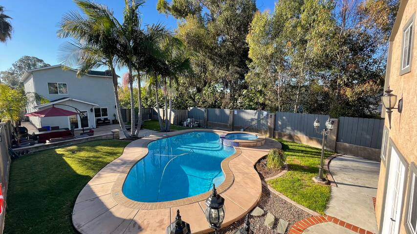 Modern Oasis – Pool, Spa, Great Location 5BR/4BA gallery image 4