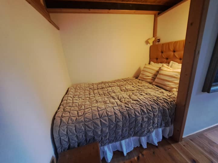 מיטה ברוחב 120 ס"מ