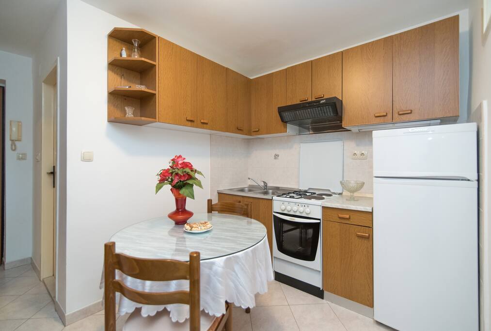 Dining Area with Kitchenette