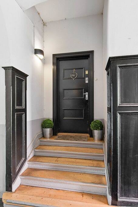 Private entrance from the backyard
