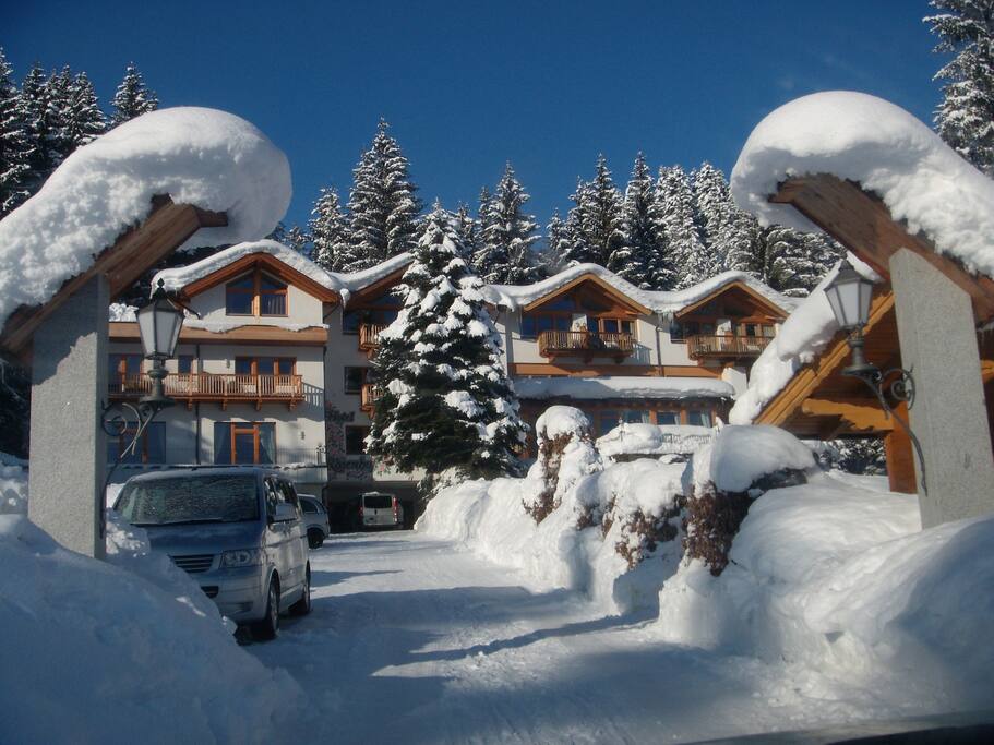 Gartenhotel Rosenhof_ Das kleine Paradies bei Kitzbühel_ Hotel/Ferienwohnungen/Ferienhäuser