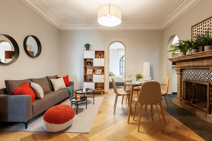 Restored Apt. in a 1920s typical Condesa House