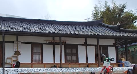 Pyeongneungga (the friendly countryside hanok in the memories) Choncation!
Donghae City 