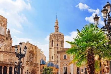 IN THE HEART OF VALENCIA, (OLD TOWN) CENTER