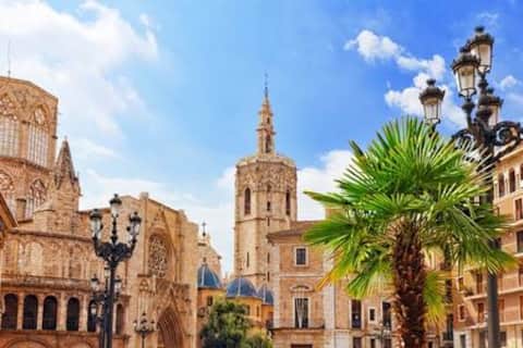 IN THE HEART OF VALENCIA, (OLD TOWN) CENTER